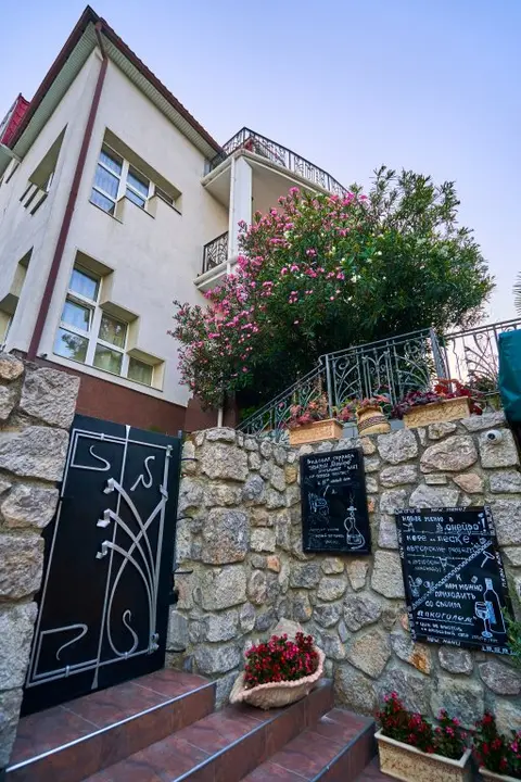Алупка: Вилла Онейро
