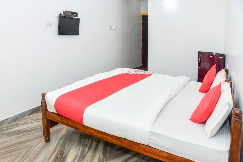 Oyo 29697 Glory Lazfina Guest House — фото 1