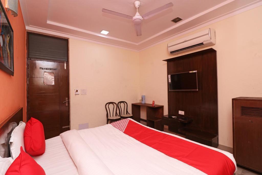 Агра: OYO 16147 Hotel Jyoti Continental Agra