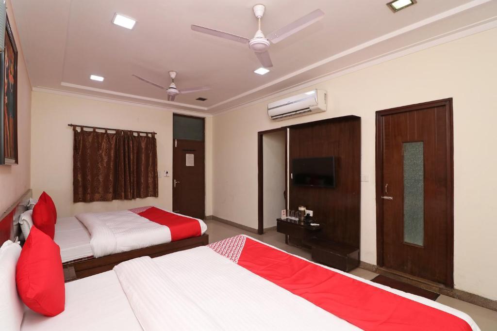 Агра: OYO 16147 Hotel Jyoti Continental Agra