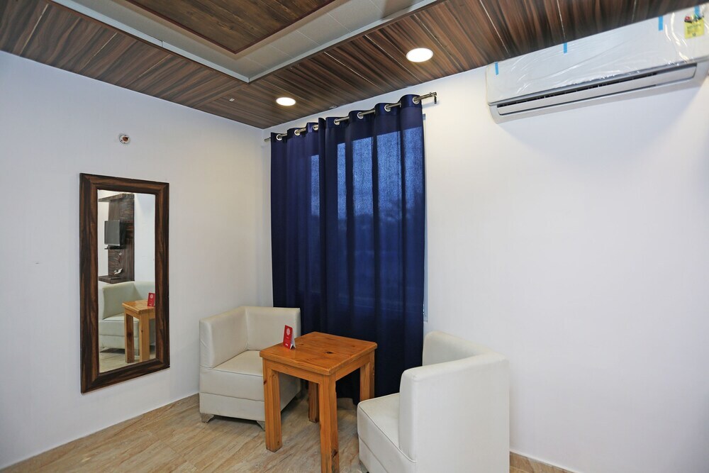 Дехрадун: OYO 15566 Hotel Rosewood Inn