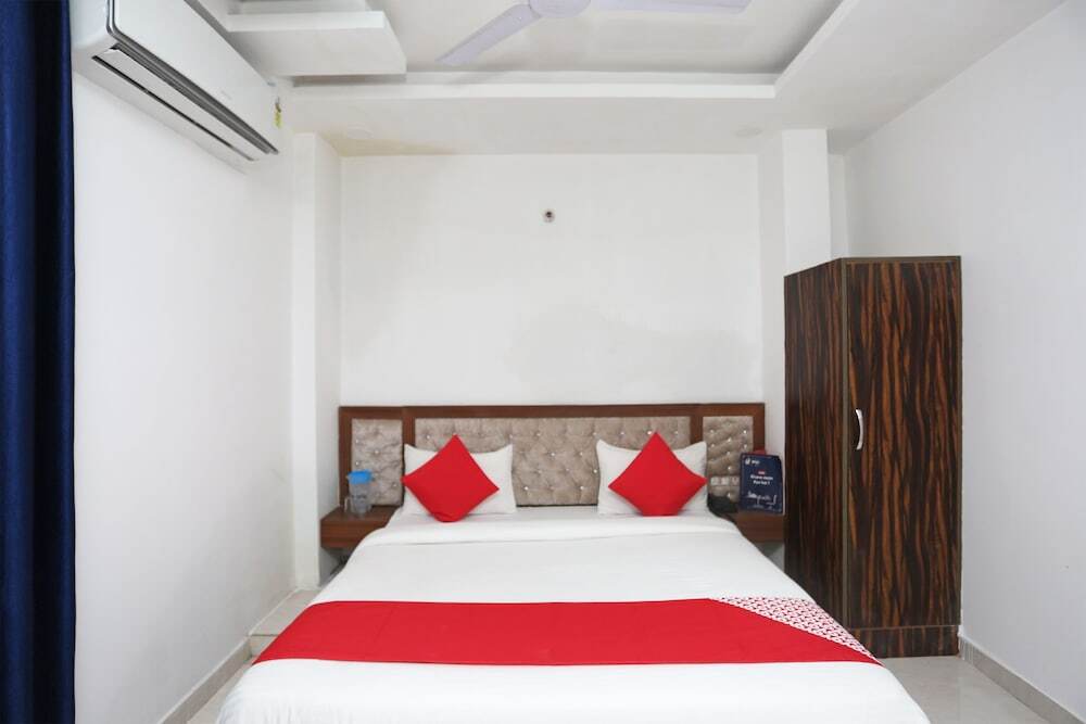 Дехрадун: OYO 15566 Hotel Rosewood Inn