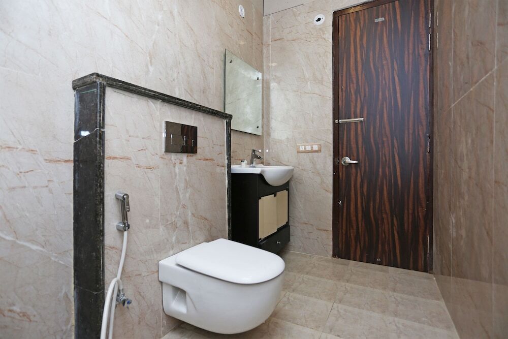 Дехрадун: OYO 15566 Hotel Rosewood Inn