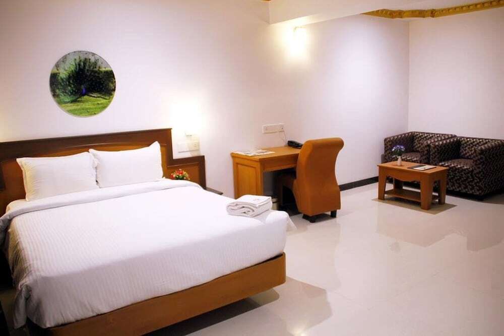 Маниячи: KA Hotels