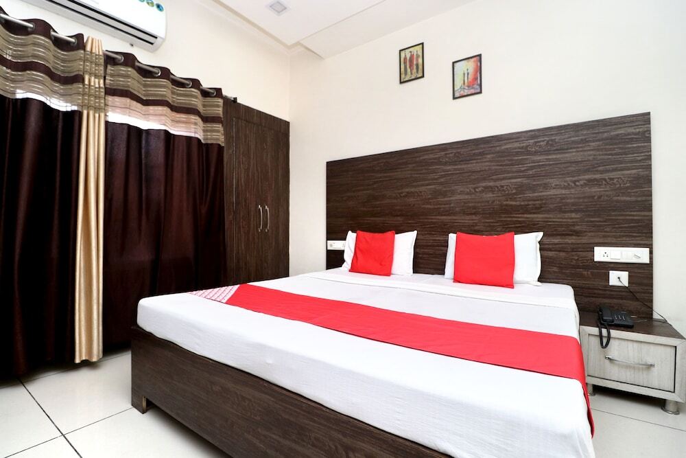 Амбала: Hotel Batra