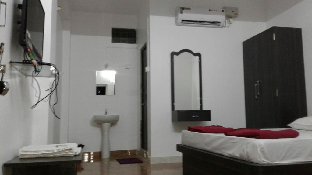 Гокарна: Iroomz Hotel Gananjaya - Hostel