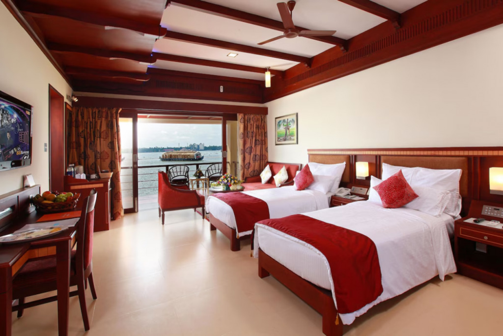 Аллеппи: Sterling Houseboats Lake Palace Alleppey
