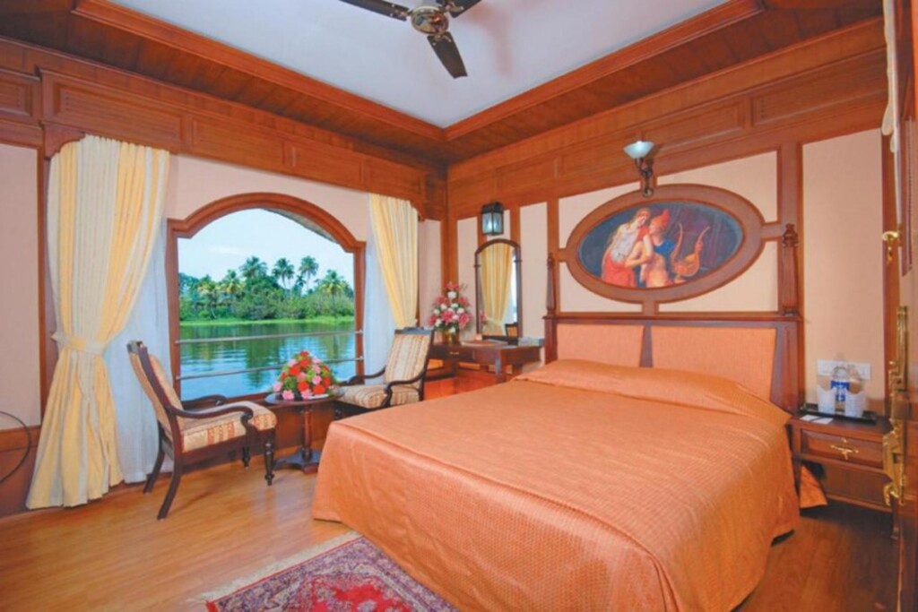 Аллеппи: Sterling Houseboats Lake Palace Alleppey
