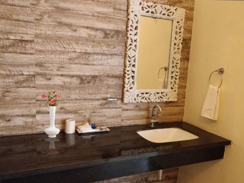 Бхамдели: The Pugmark Jungle Lodge Moharli Tadoba