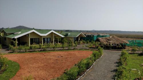 Бхамдели: The Pugmark Jungle Lodge Moharli Tadoba