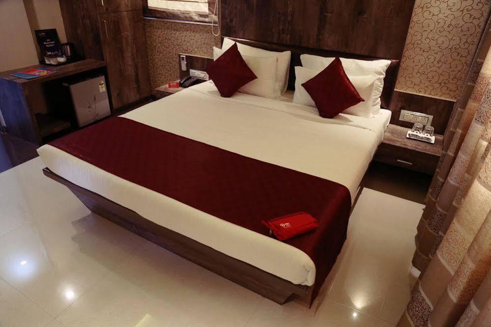 Пимпри-Чинчвад: OYO Premium Pimpri Finolex Chowk