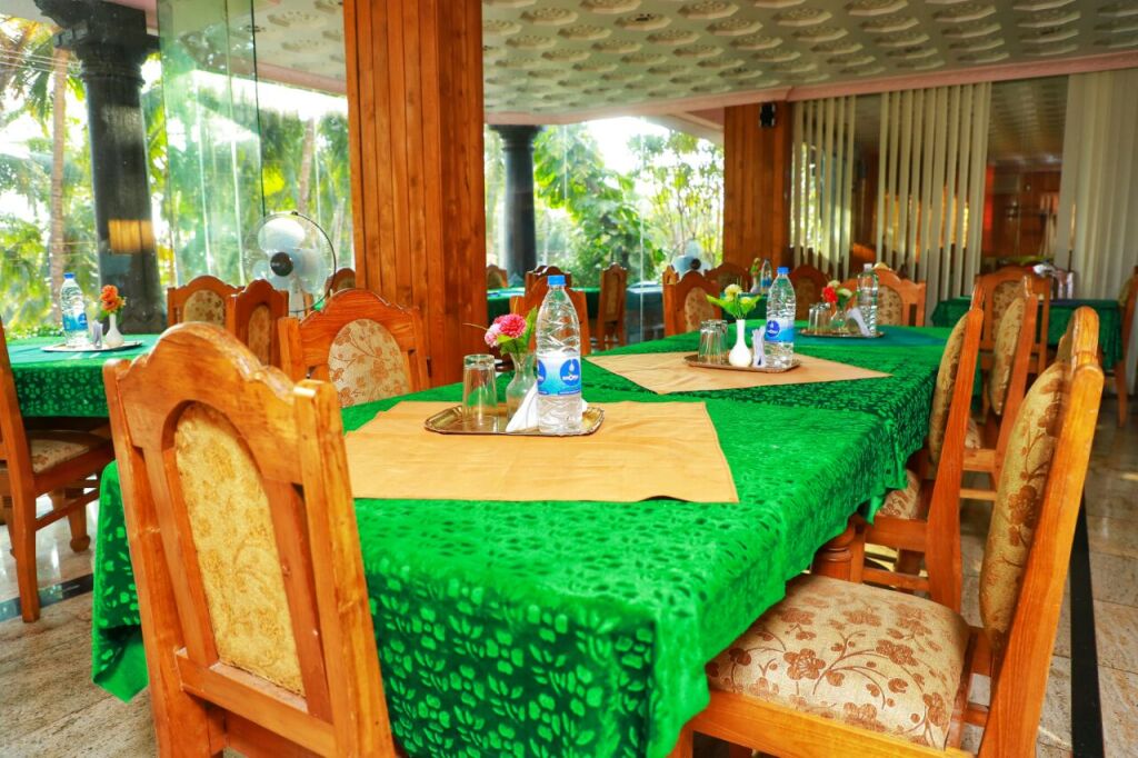 Ковалам: Отель Resort Suntara beach resort, Azhimala, chowara