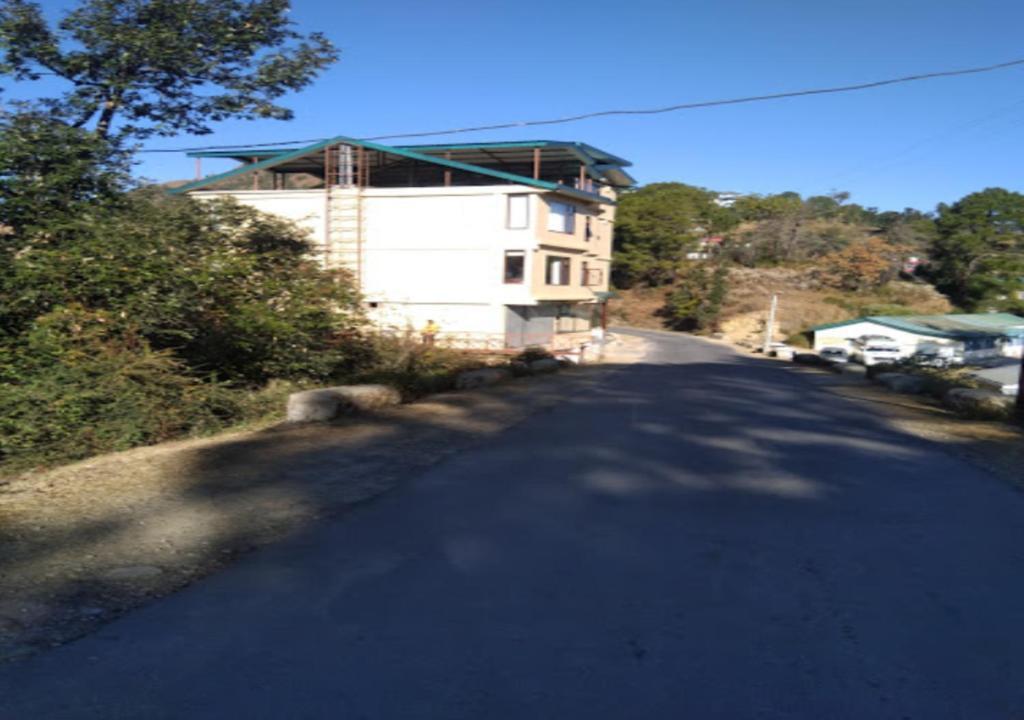 Куфри: The Alpine Retreat