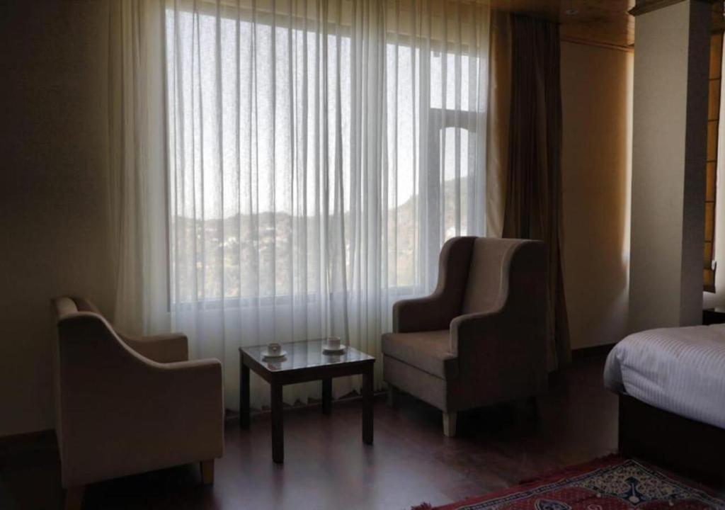 Куфри: The Alpine Retreat
