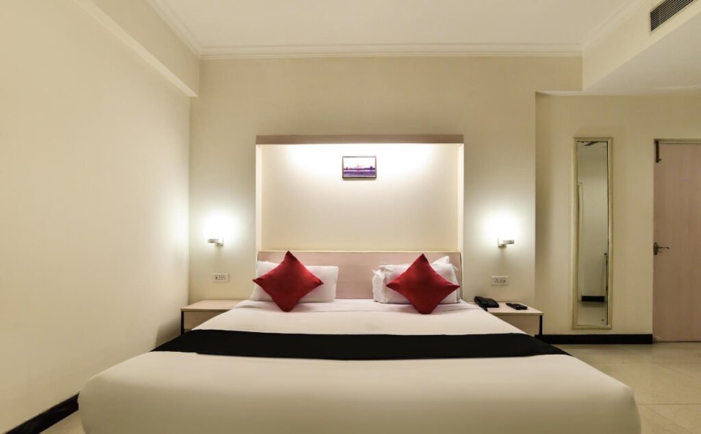 Grand Hotel by OYO Rooms — фото 6