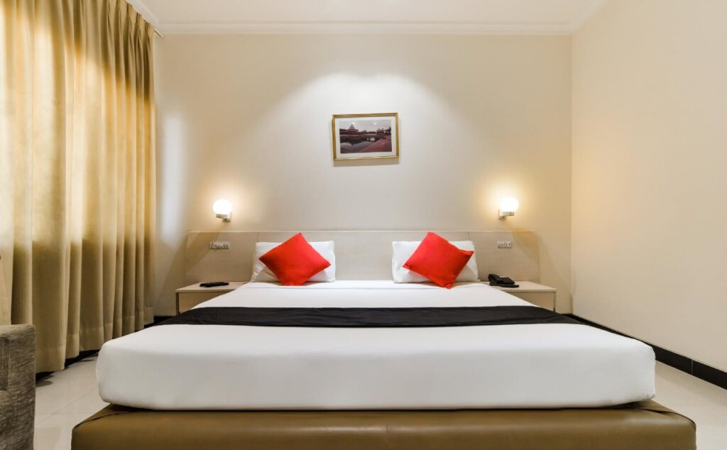 Агра: Grand Hotel by OYO Rooms