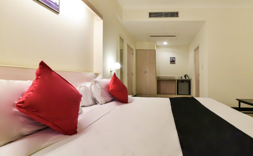 Агра: Grand Hotel by OYO Rooms