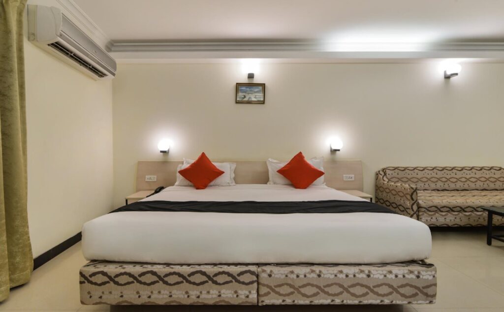 Grand Hotel by OYO Rooms — фото 2