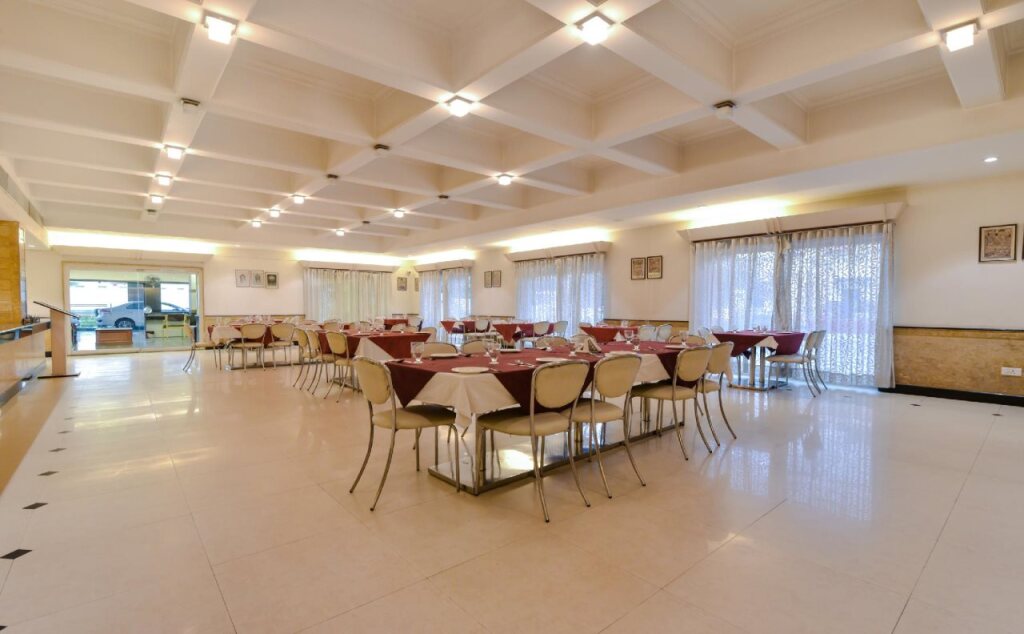 Агра: Grand Hotel by OYO Rooms