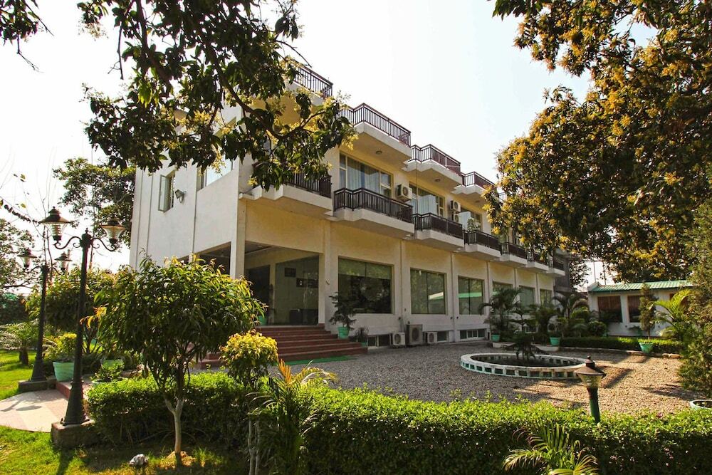 Крепость Ramnagar: Corbett Condominium Resort