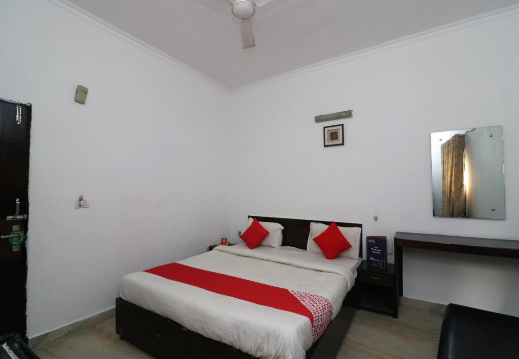 Агра: Hotel The Taj by OYO Rooms
