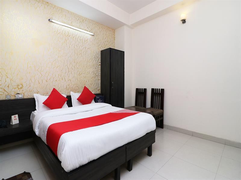 Лакхнау: Hotel Global Inn by OYO Rooms