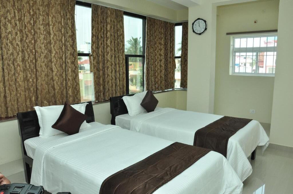 Особая экономическая зона Mahindra World City: FabExpress Jayam Residency
