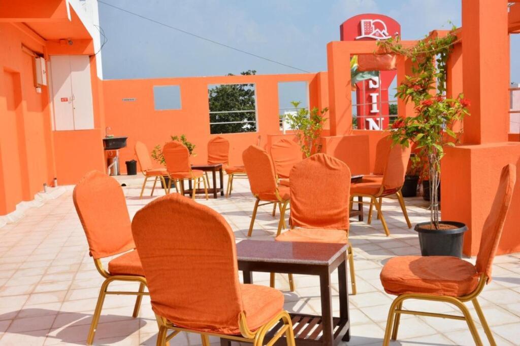 Особая экономическая зона Mahindra World City: FabExpress Jayam Residency