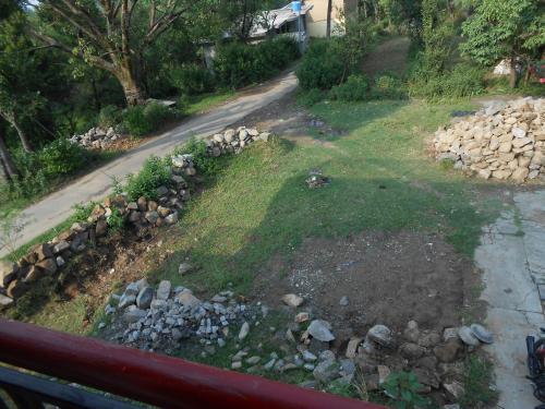 Бир: Mohinder & Mohindra Home Stay