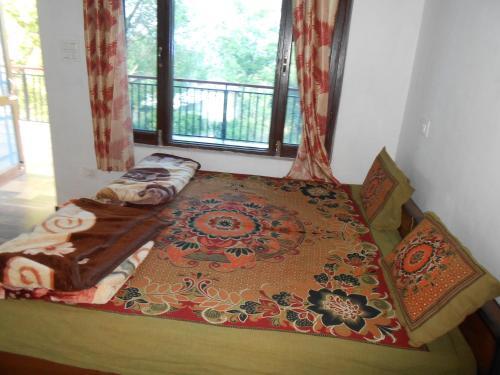 Бир: Mohinder & Mohindra Home Stay
