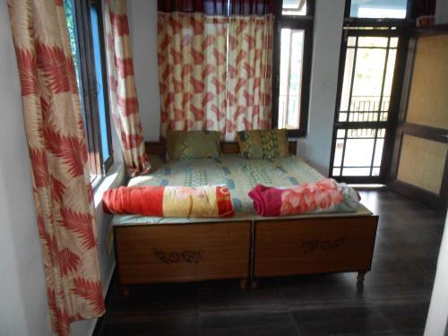 Бир: Mohinder & Mohindra Home Stay