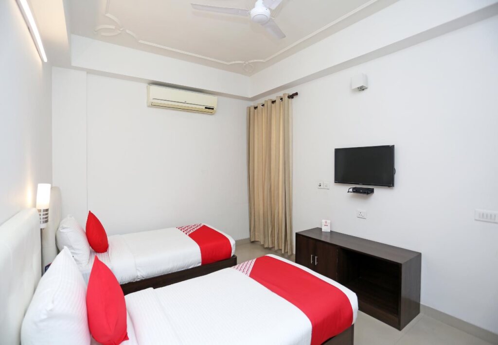 Hotel Azad Square by OYO Rooms — фото 5