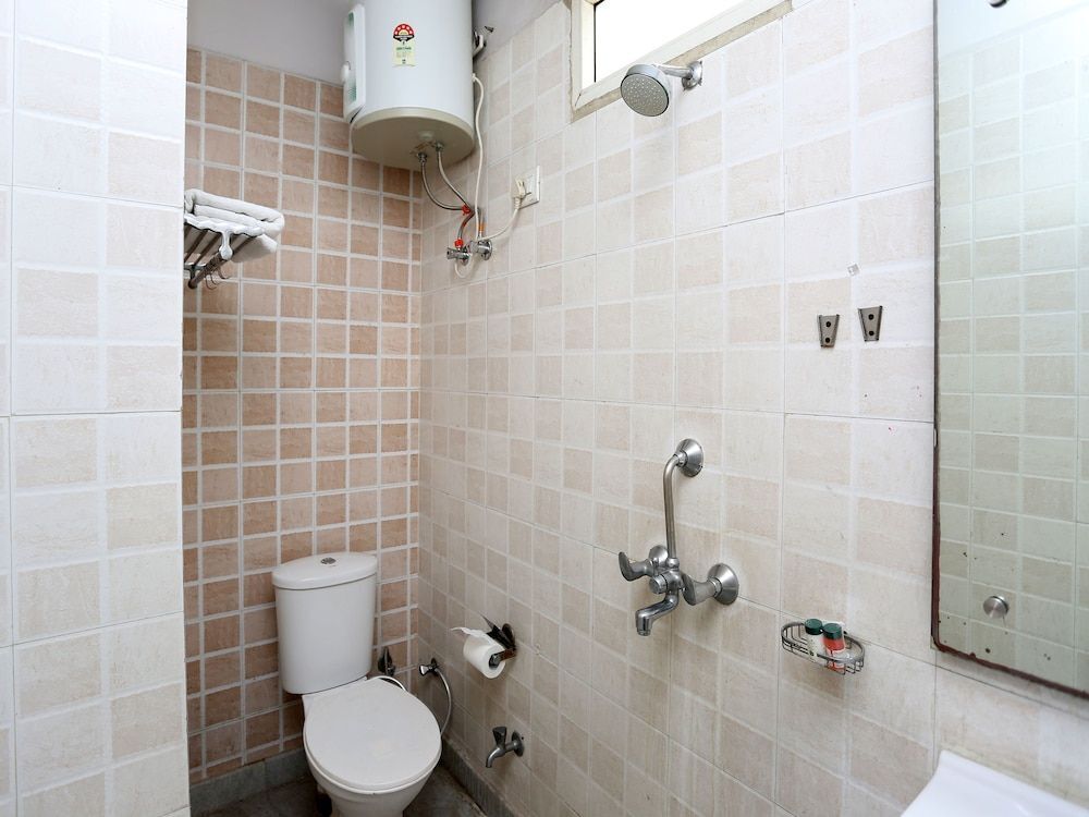 Гуруграм: OYO 8536 Azad Square