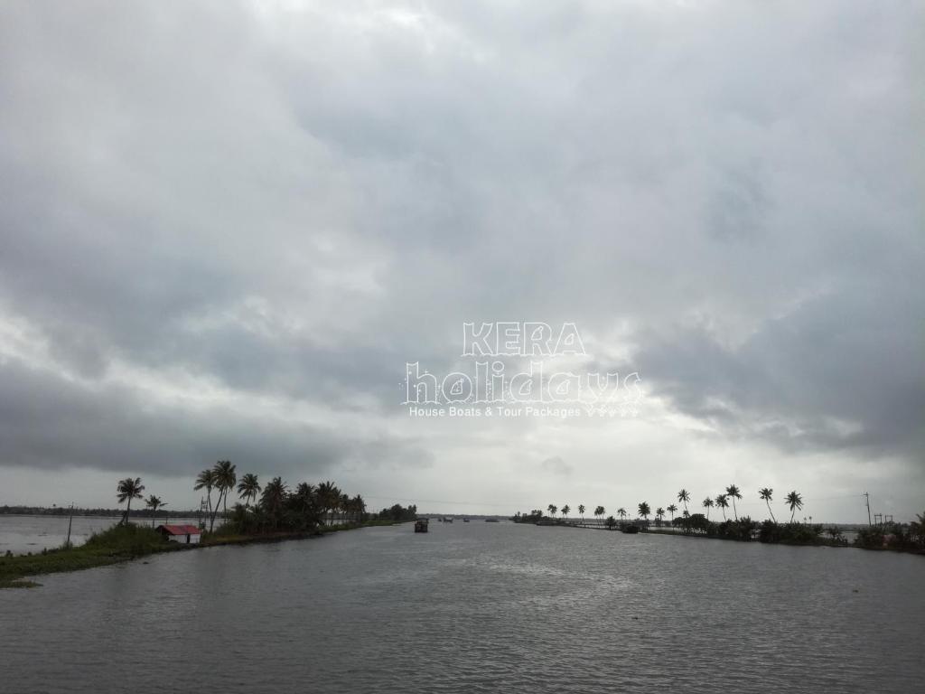 Аллеппи: Kera Houseboats Alleppey