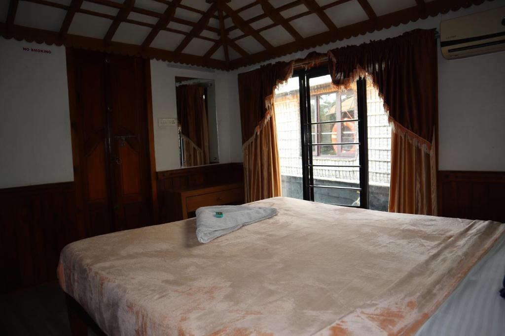Аллеппи: Kera Houseboats Alleppey