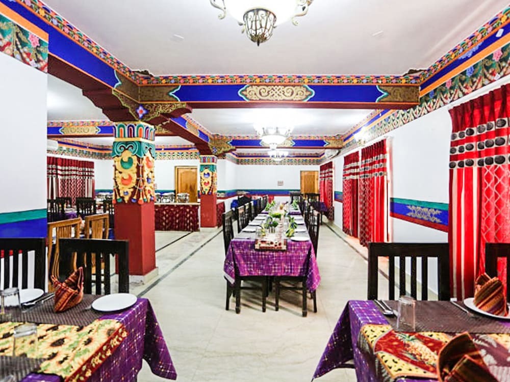 Лех: TIH Hotel City Palace