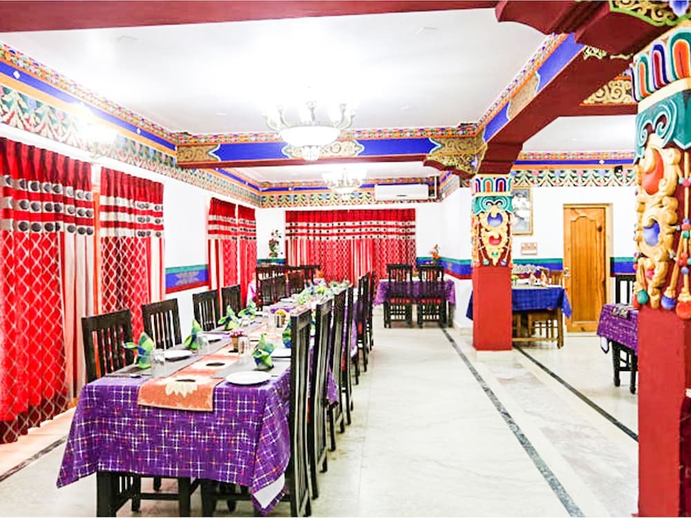 Лех: TIH Hotel City Palace