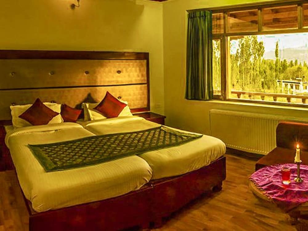 Лех: TIH Hotel City Palace