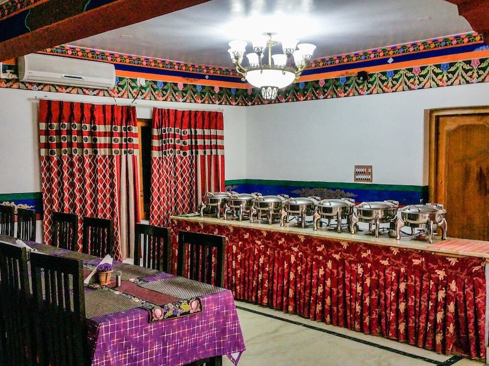 Лех: TIH Hotel City Palace