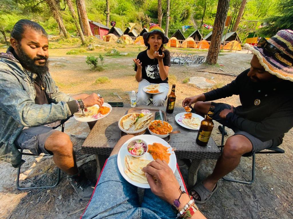 Касоль: Himtrek Riverside Camps, Kasol