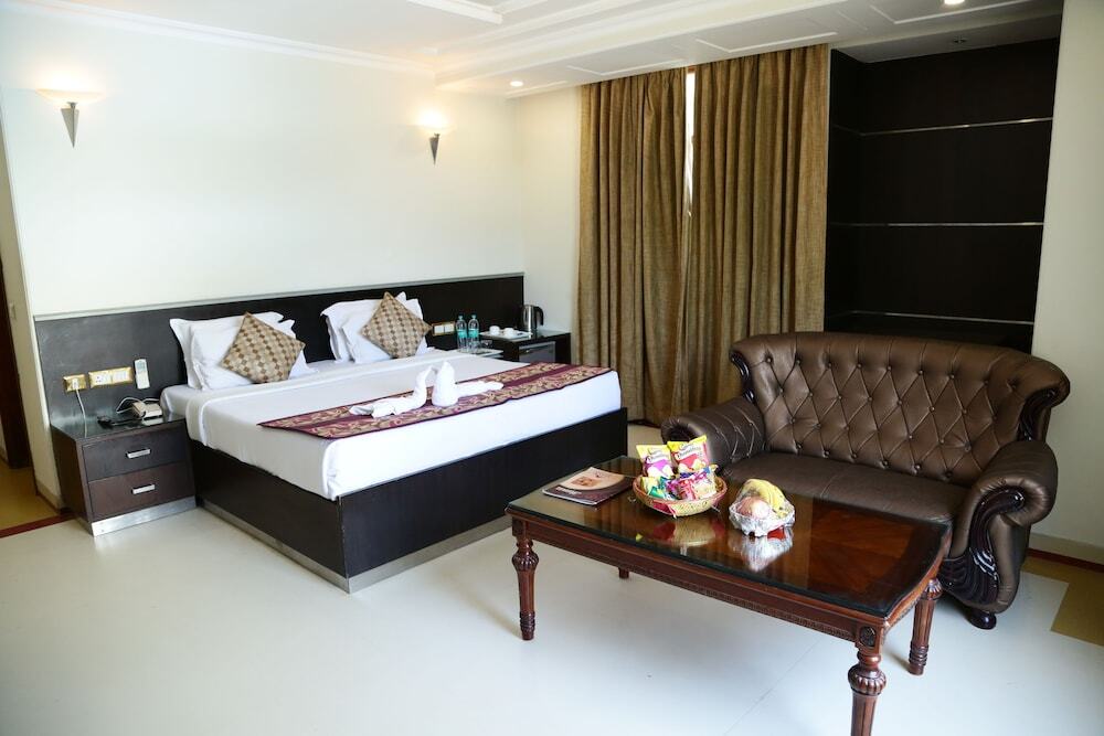 Агра: Hotel Trisha Bhoomi Residency
