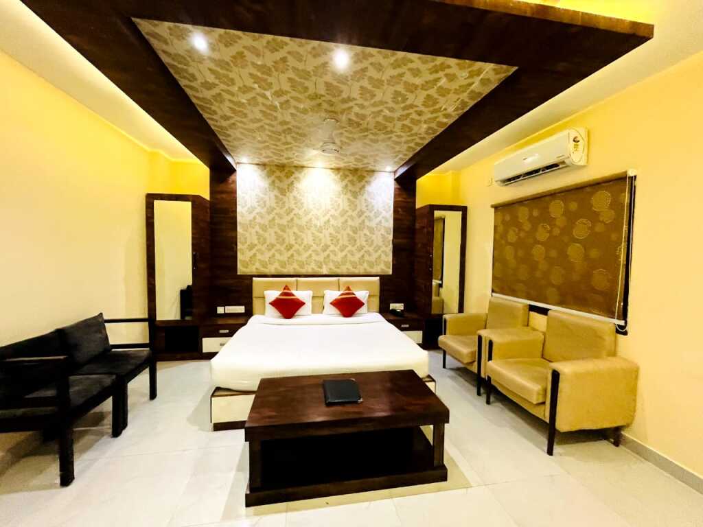 Азамгарх: Отель Shri Sai Hotel