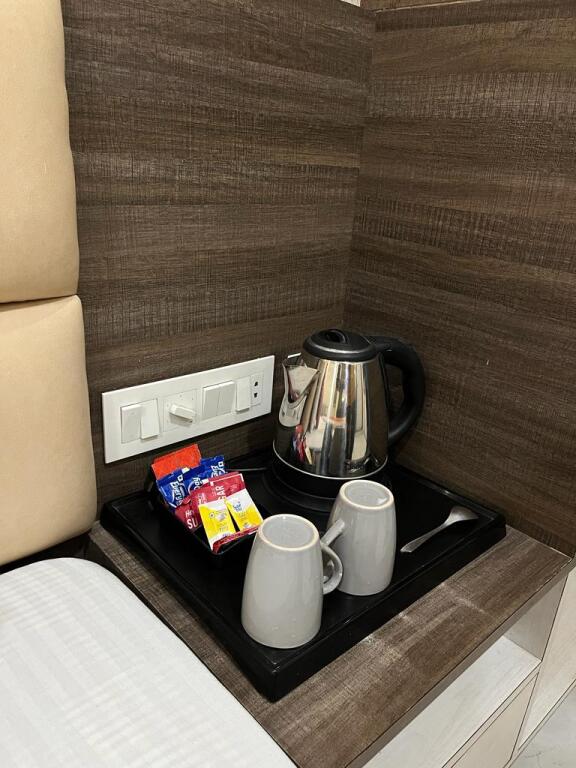 Азамгарх: Отель Shri Sai Hotel