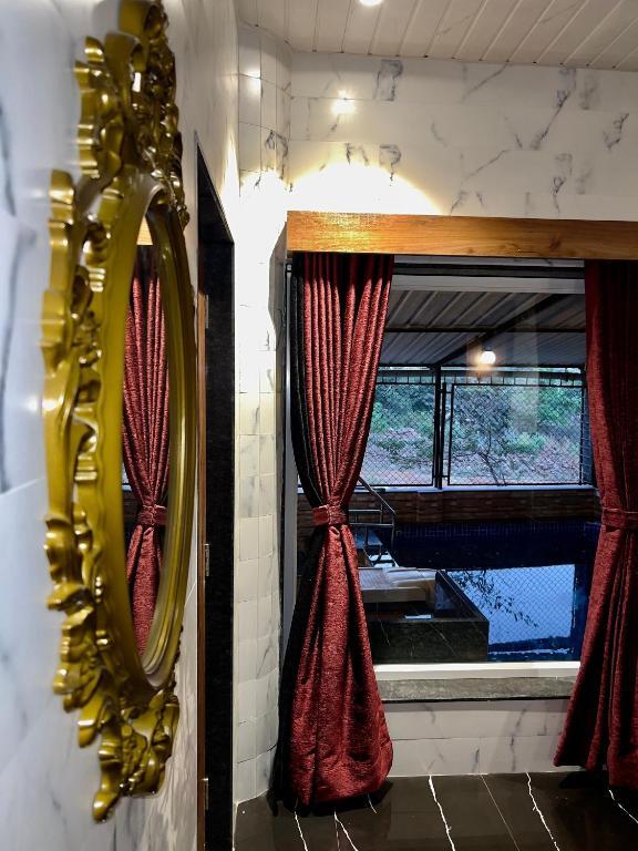 Лонавала: MOUNT BUNGALOWS- Mount Cottage Deluxe