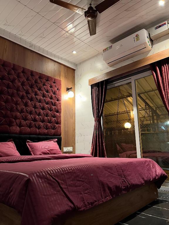 Лонавала: MOUNT BUNGALOWS- Mount Cottage Deluxe