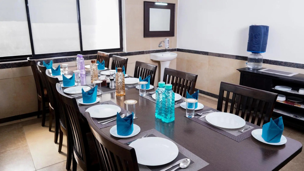 Нави-Мумбай: The Altruist Business Stays (Navi Mumbai-2)