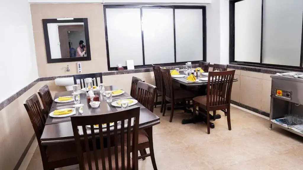 Нави-Мумбай: The Altruist Business Stays (Navi Mumbai-2)