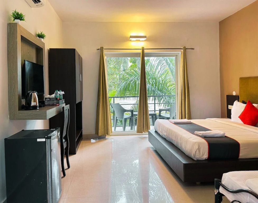Морджим: Bay Breeze Hotels & Resorts