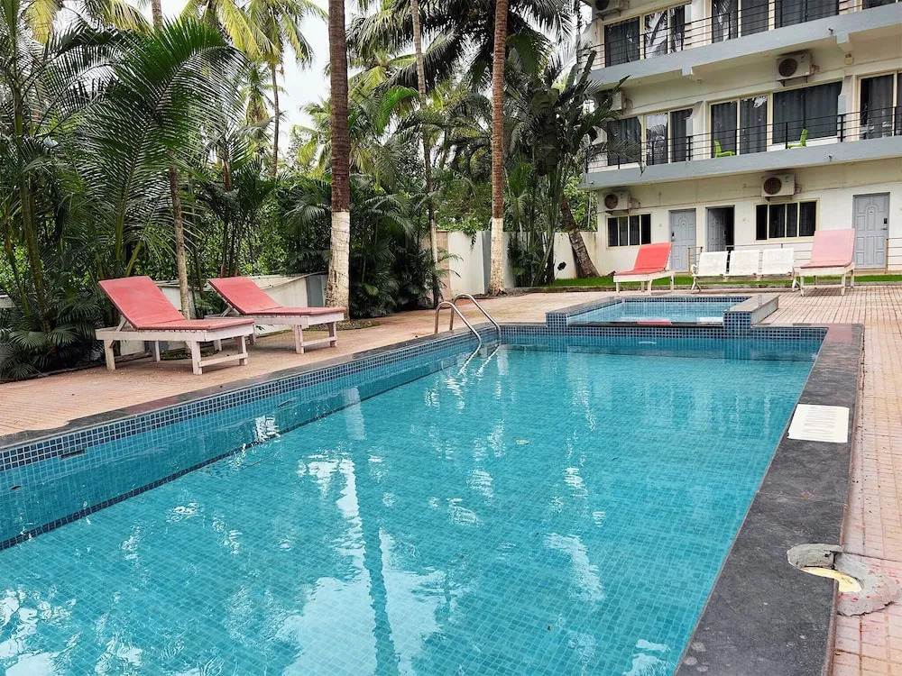 Морджим: Bay Breeze Hotels & Resorts