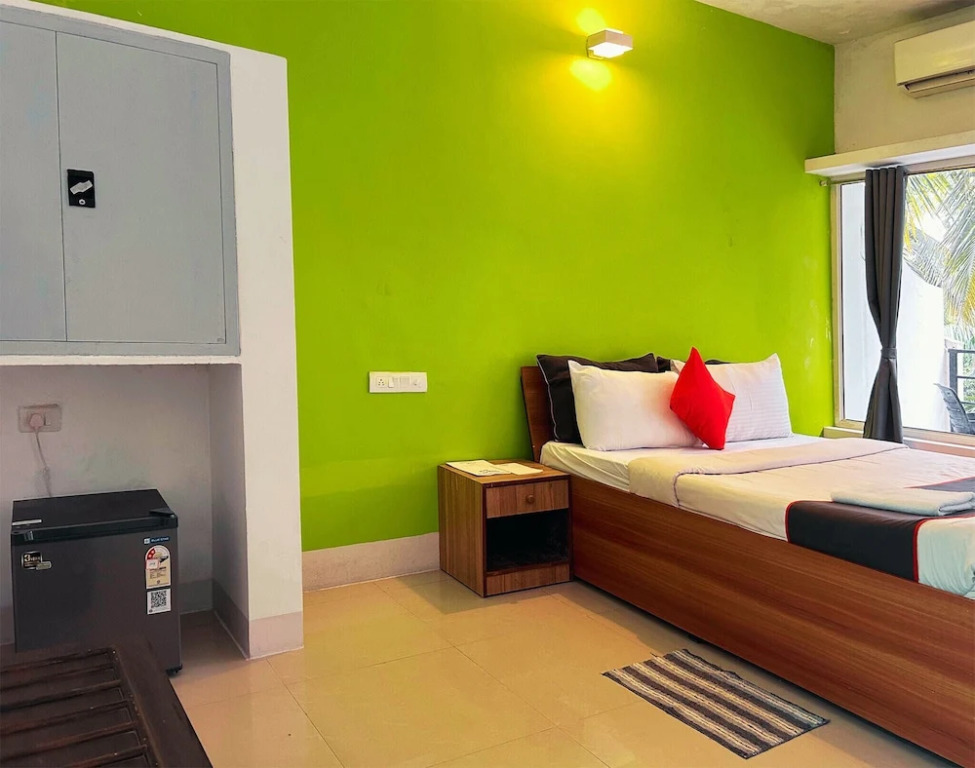 Морджим: Bay Breeze Hotels & Resorts